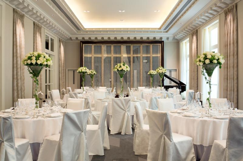 ホテル The Peninsula Paris