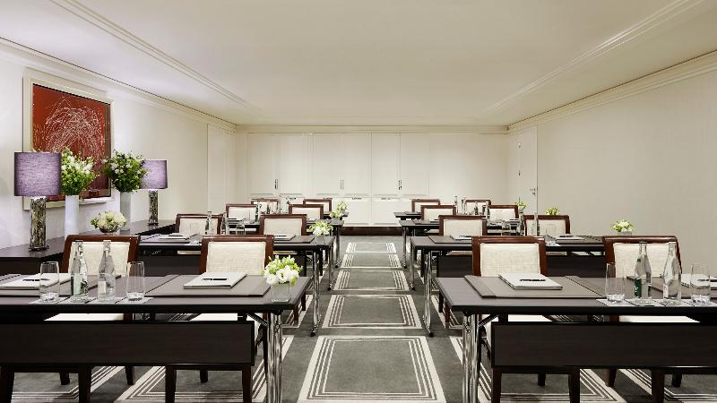 ホテル The Peninsula Paris