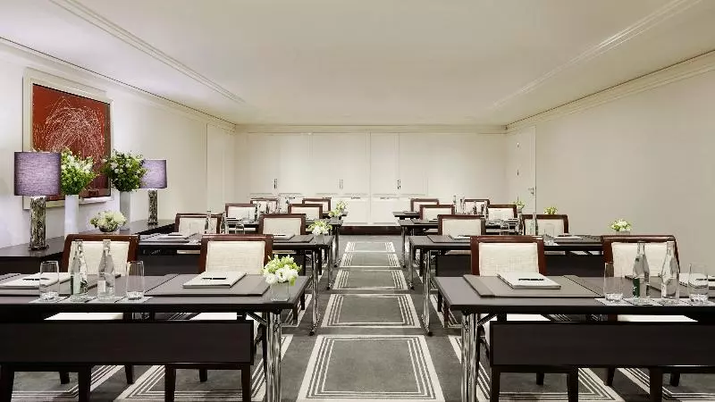 ホテル The Peninsula Paris