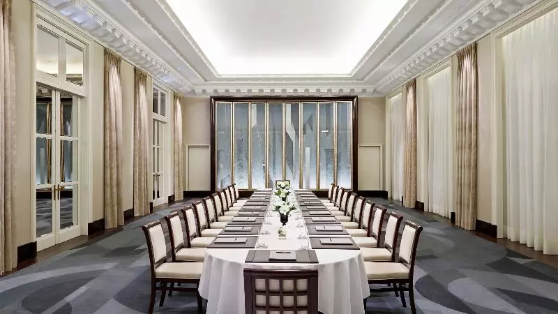 ホテル The Peninsula Paris