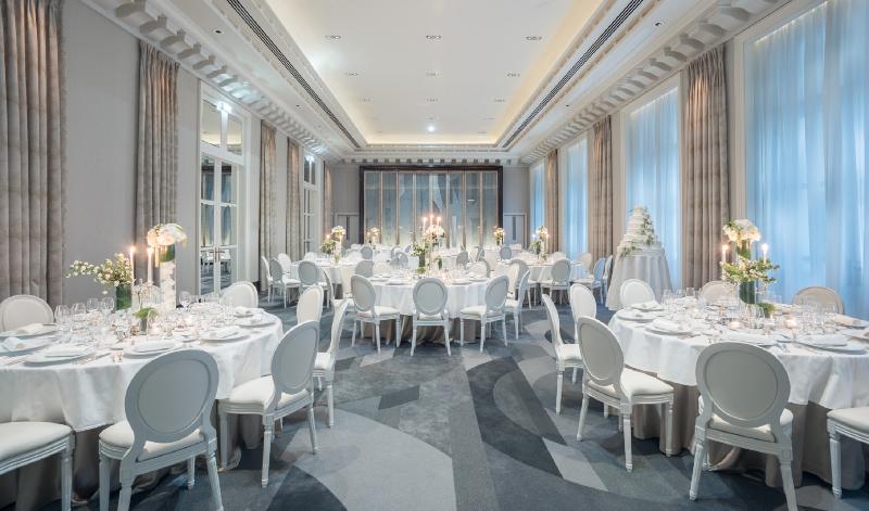 ホテル The Peninsula Paris