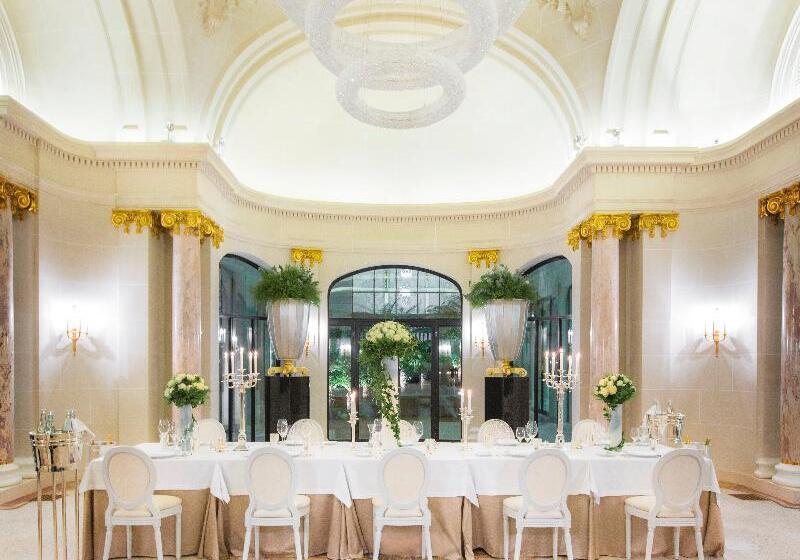 ホテル The Peninsula Paris