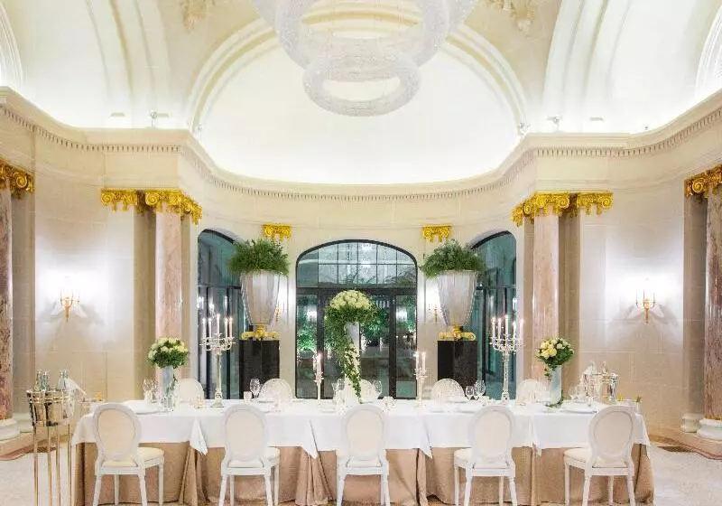 ホテル The Peninsula Paris