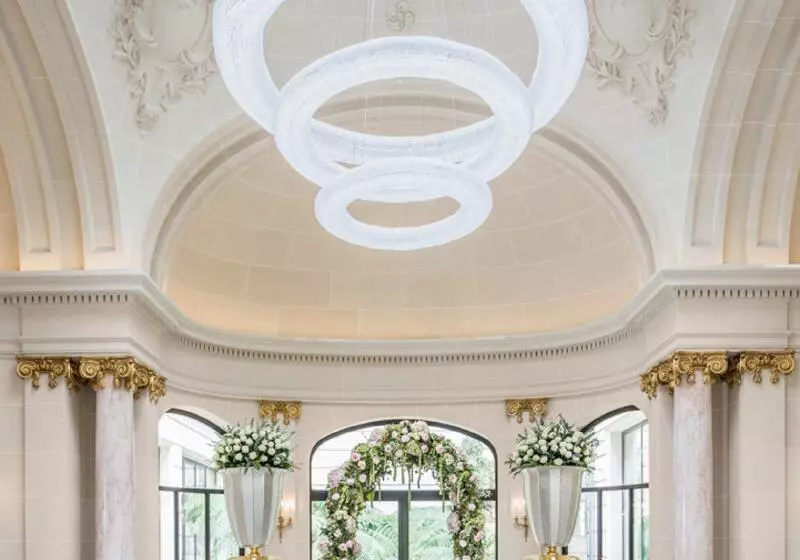 ホテル The Peninsula Paris