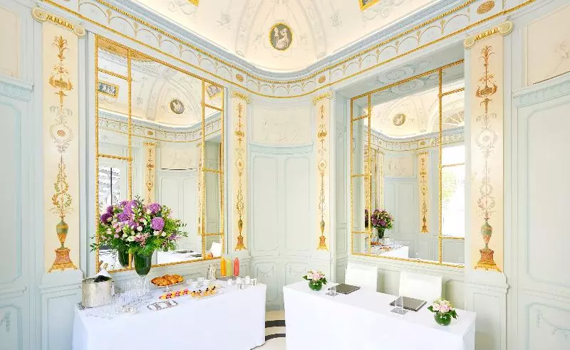 ホテル The Peninsula Paris