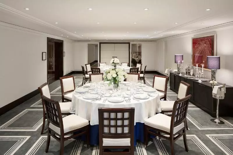 ホテル The Peninsula Paris