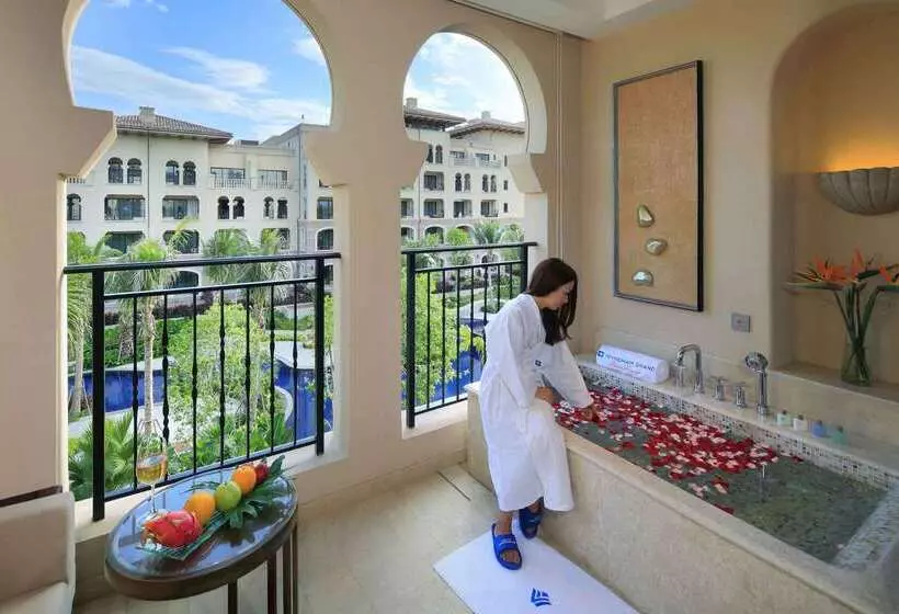 Hotel Wyndham Grand Plaza Royale Hainan Longmu