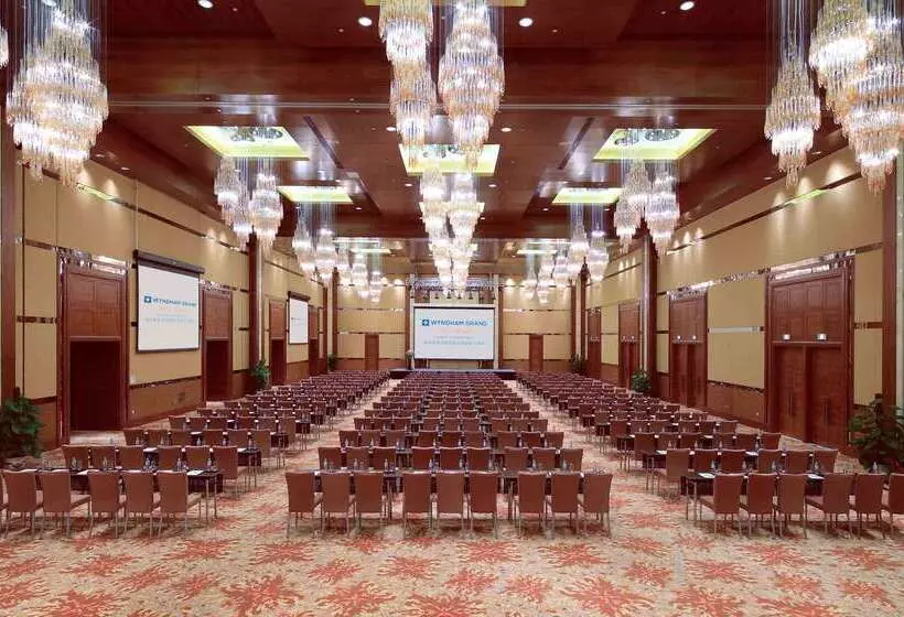 Hotel Wyndham Grand Plaza Royale Hainan Longmu