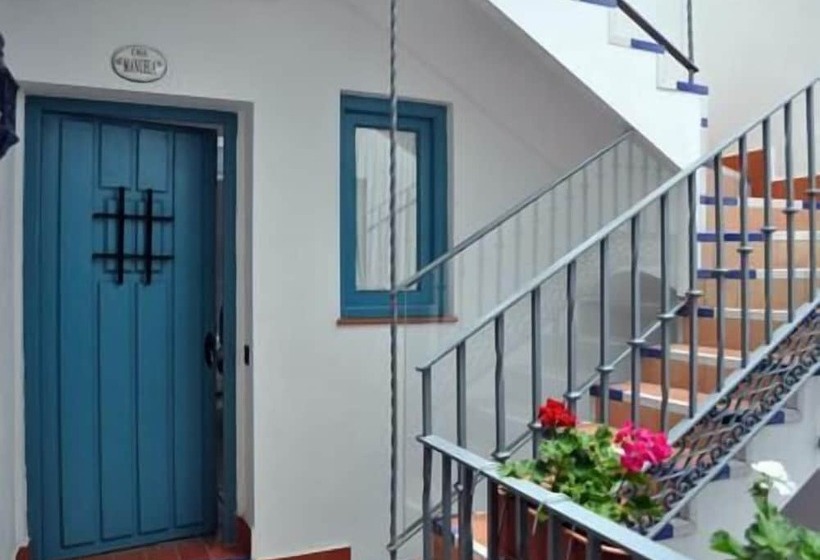 Casas Y Patios De Triana