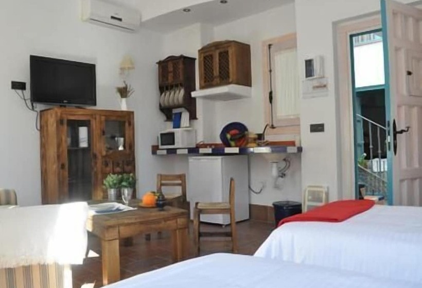 Casas Y Patios De Triana