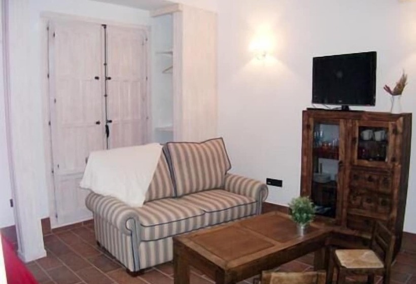 Casas Y Patios De Triana