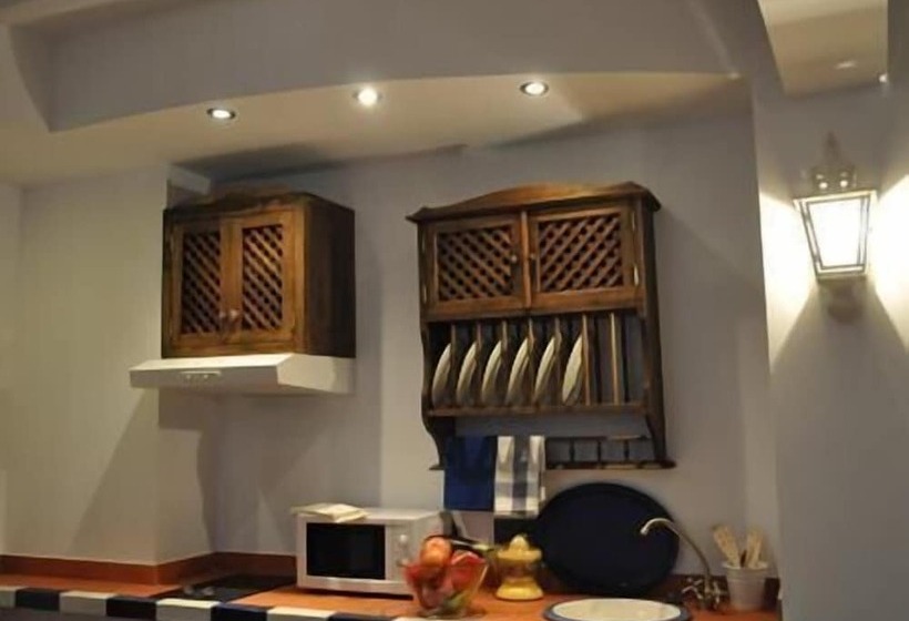 Casas Y Patios De Triana