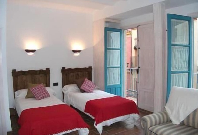 Casas Y Patios De Triana