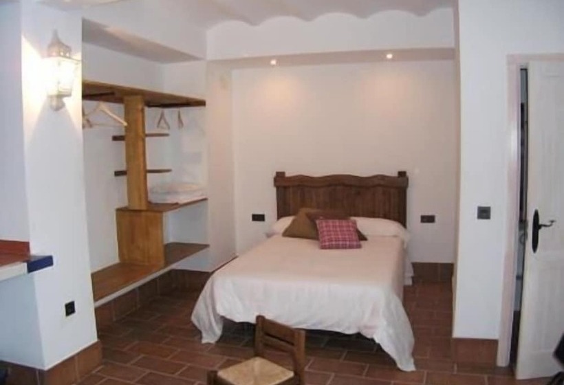 Casas Y Patios De Triana