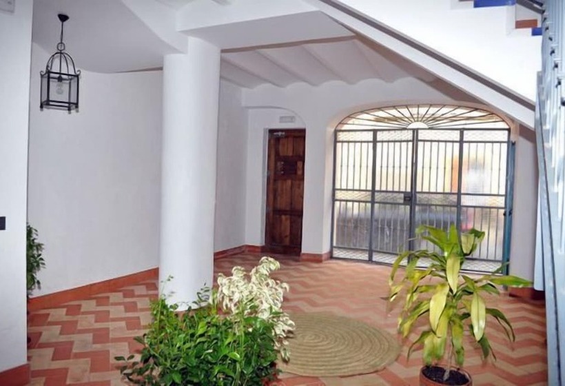 Casas Y Patios De Triana