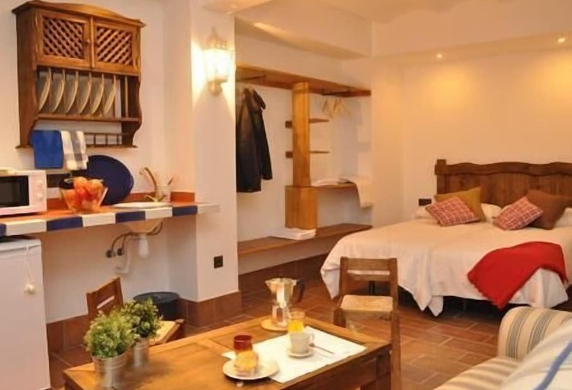 Casas Y Patios De Triana