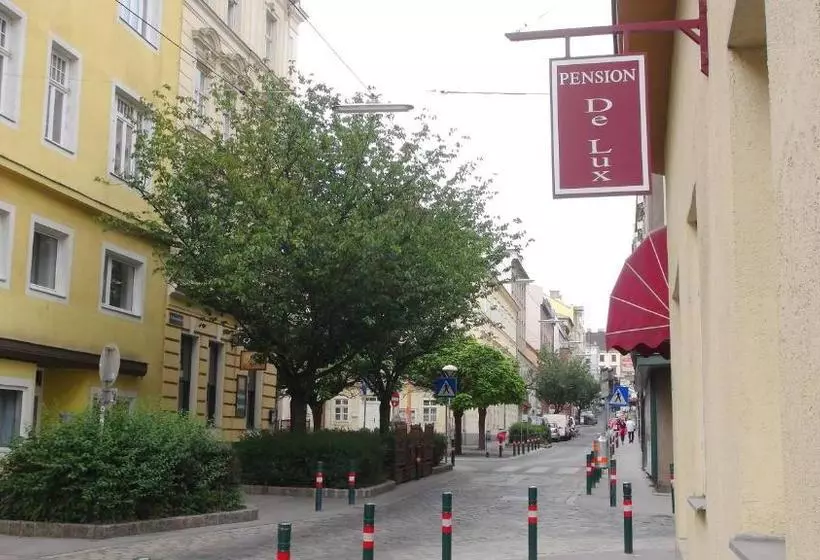 Pension De Lux