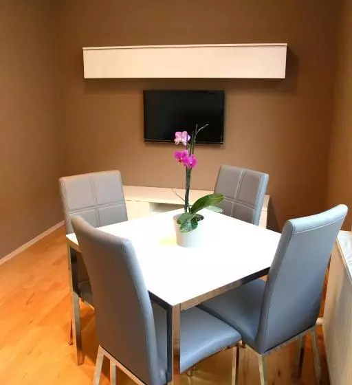 Vienna Inn Apartments