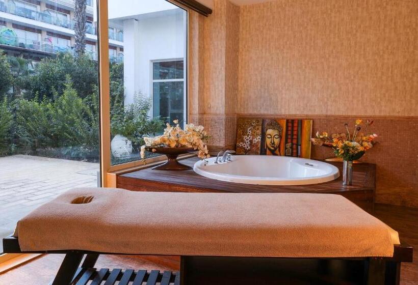 Crystal Waterworld Resort & Spa - Ultimate All Inclusive