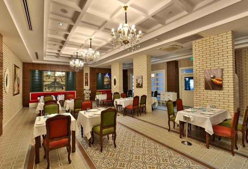 Crystal Waterworld Resort & Spa - Ultimate All Inclusive