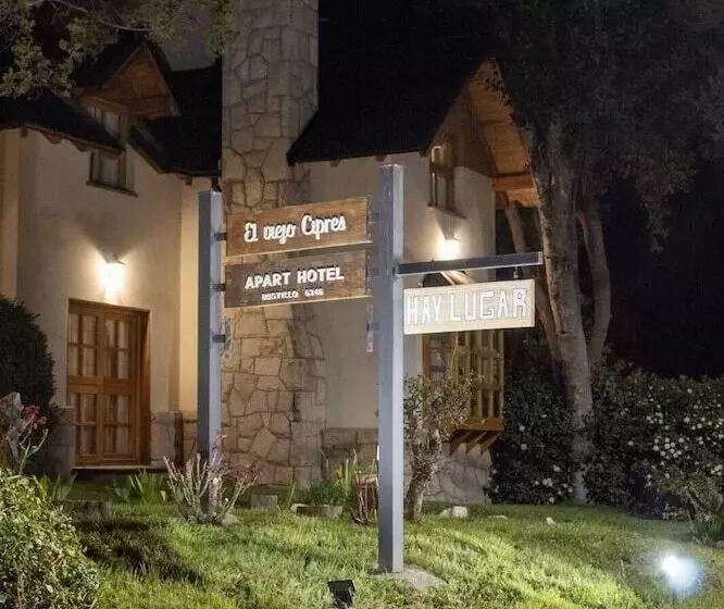 Apart Hotel Bungalows El Viejo Cipres