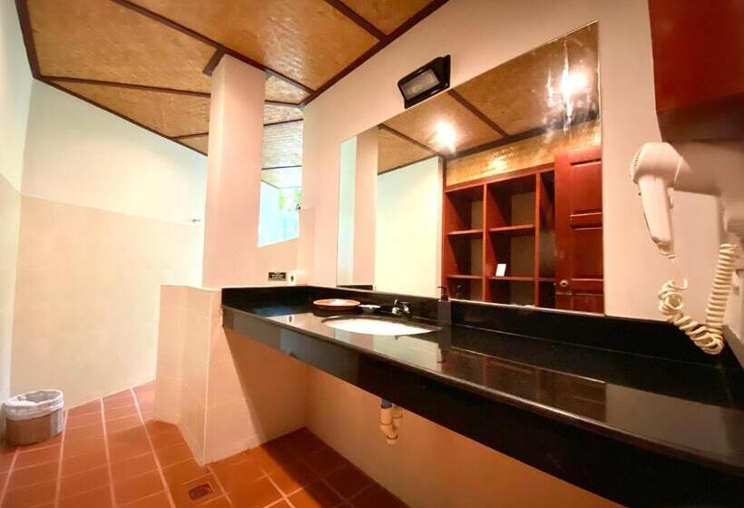 Friendship Beach Resort & Atmanjai Wellness Centre