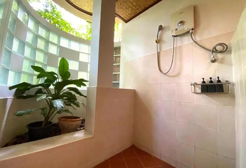 Friendship Beach Resort & Atmanjai Wellness Centre