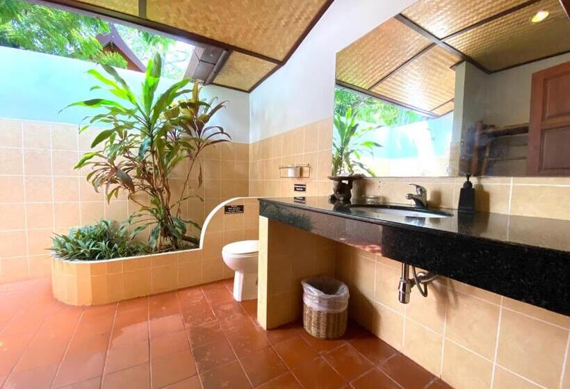 Friendship Beach Resort & Atmanjai Wellness Centre