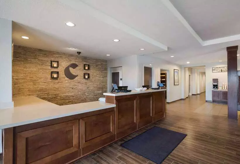 Отель Comfort Inn & Suites Victoria North