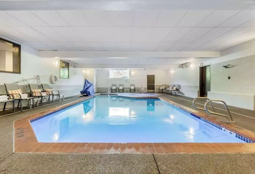 Отель Comfort Inn & Suites Pacific Auburn