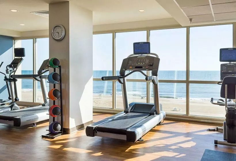 ホテル Comfort Suites Beachfront