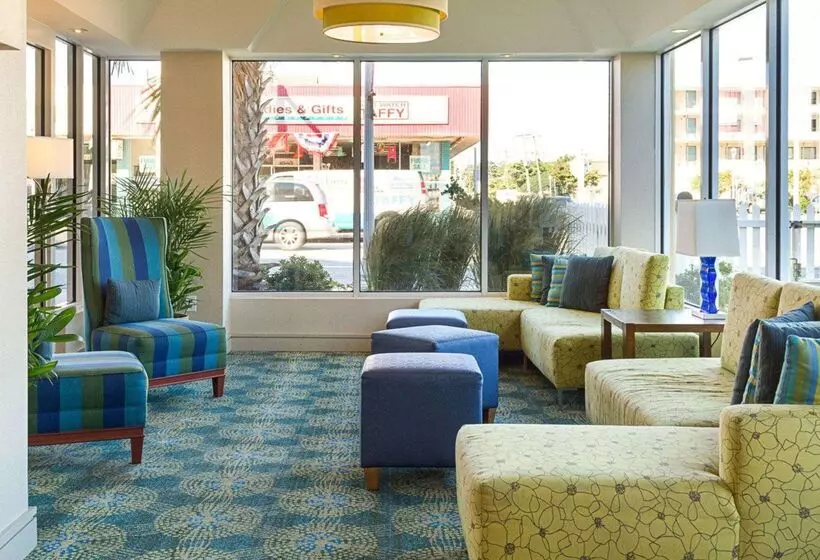 ホテル Comfort Suites Beachfront