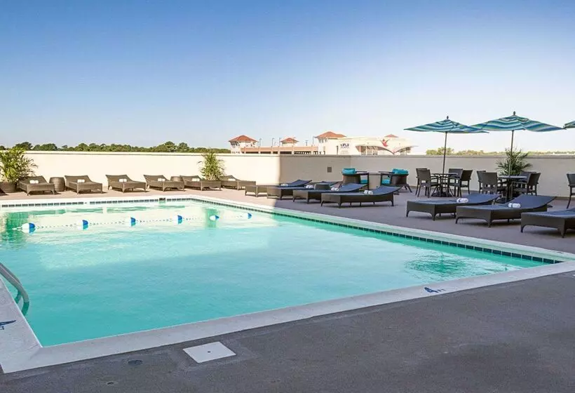 ホテル Comfort Suites Beachfront