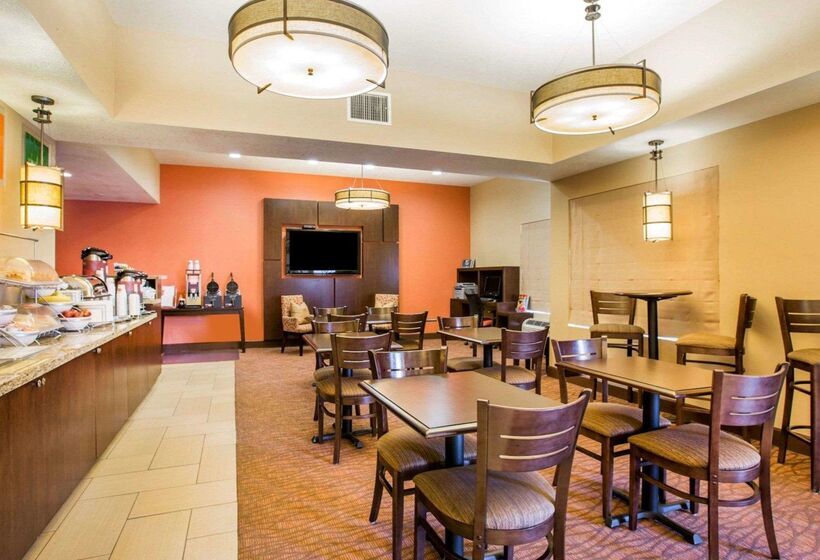 فندق Comfort Suites