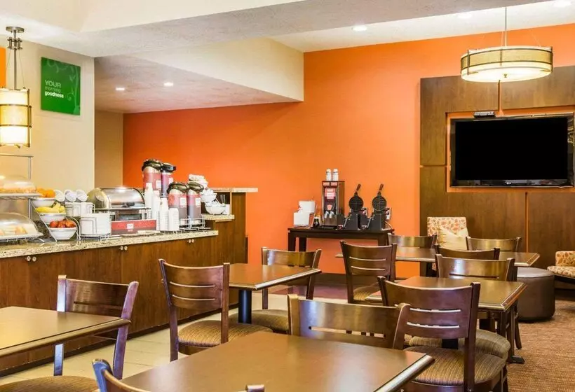 호텔 Comfort Suites