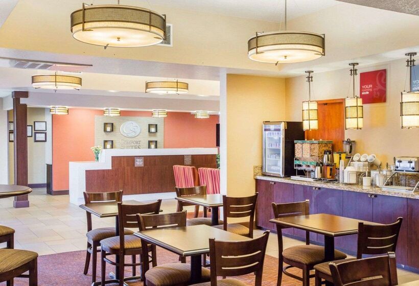 فندق Comfort Suites