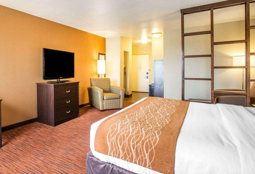 فندق Comfort Suites