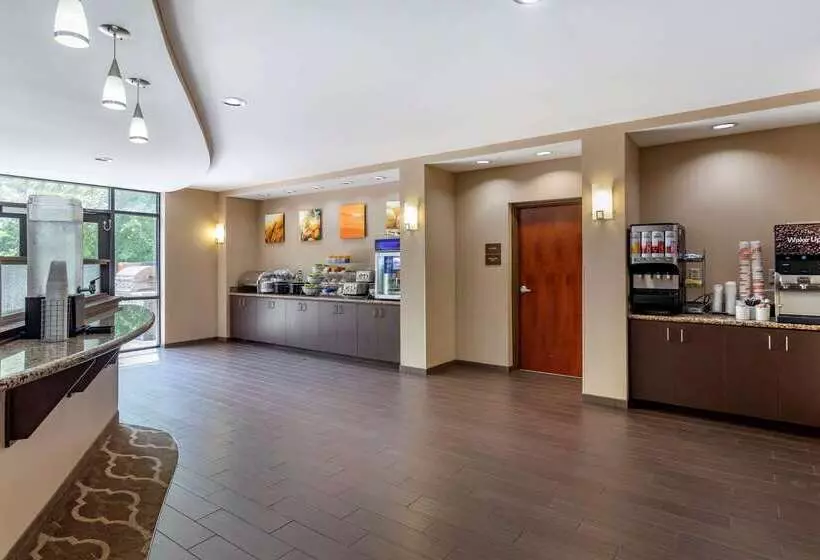 ホテル Comfort Suites Manchester