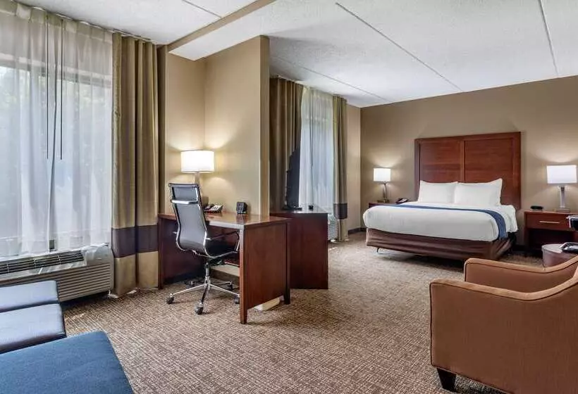 ホテル Comfort Suites Manchester