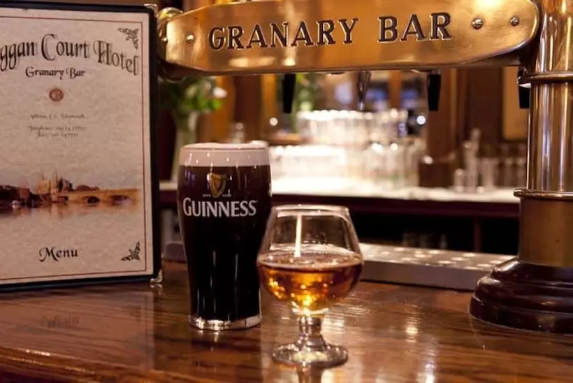 Отель Creggan Court