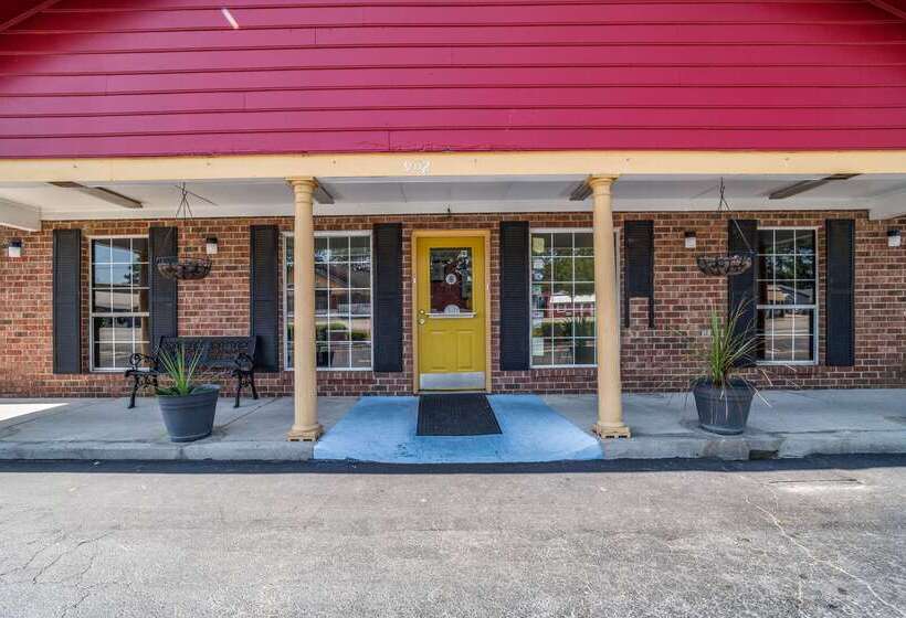 Отель Econo Lodge