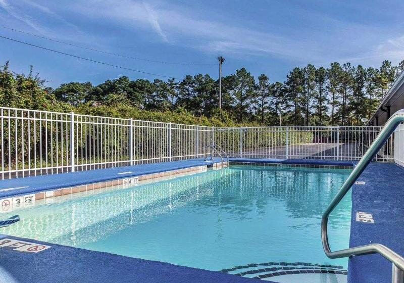 Отель Econo Lodge