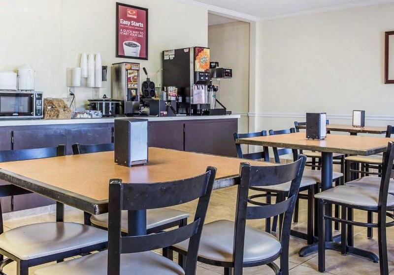 Отель Econo Lodge