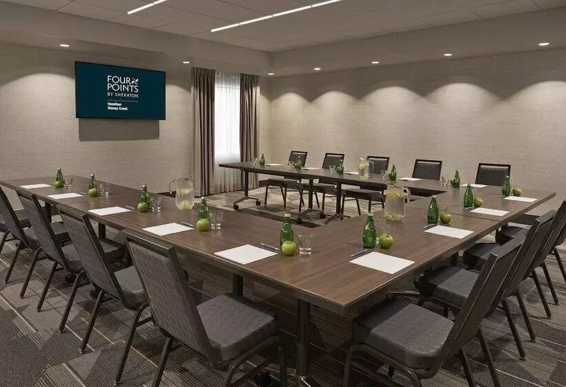 호텔 Four Points By Sheraton Hamilton  Stoney Creek