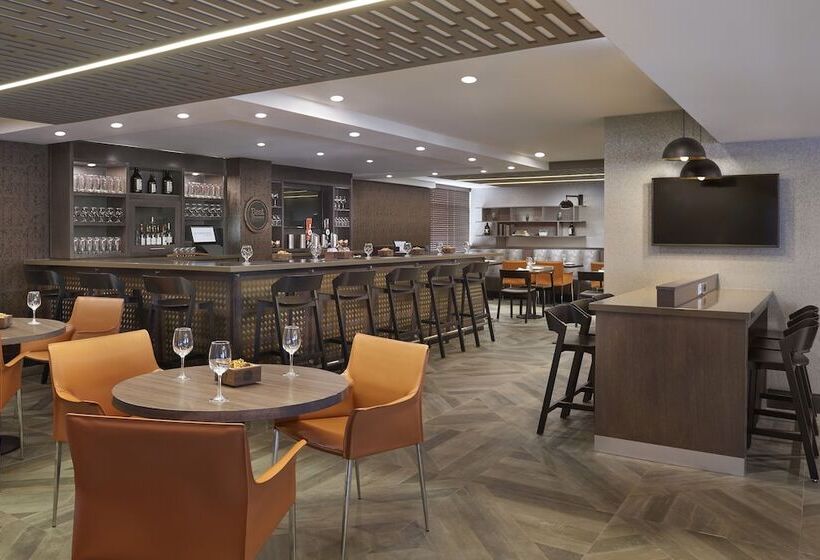 فندق Four Points By Sheraton Hamilton  Stoney Creek