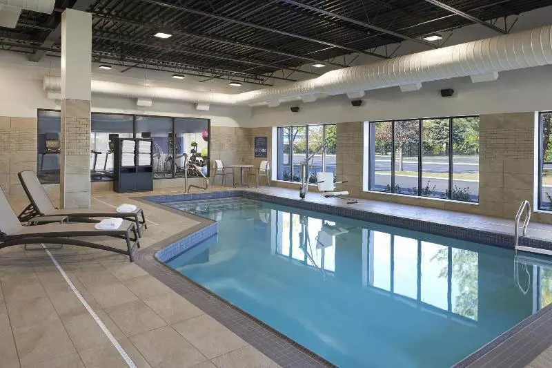 호텔 Four Points By Sheraton Hamilton  Stoney Creek