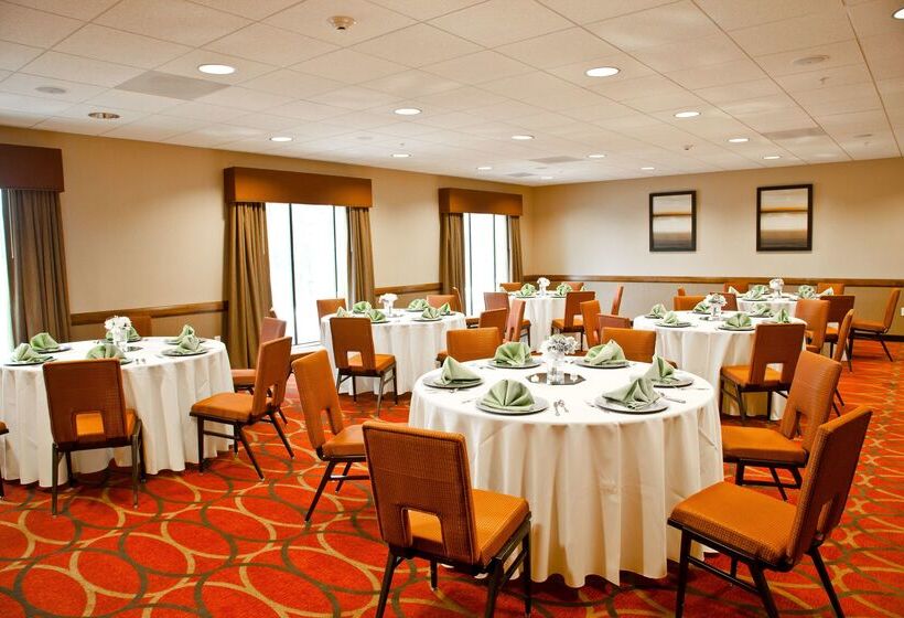 فندق Hampton Inn & Suites Salinas