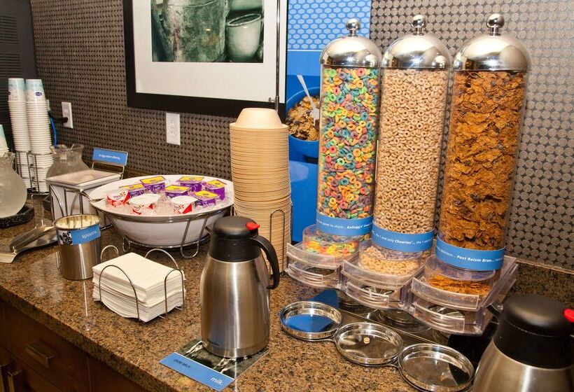 فندق Hampton Inn & Suites Salinas