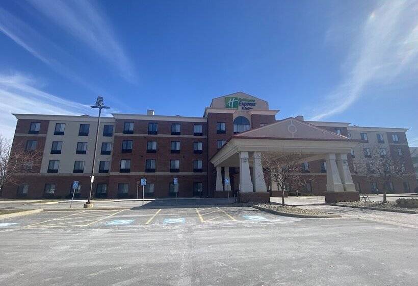 فندق Holiday Inn Express And Suites Detroit North Troy, An Ihg