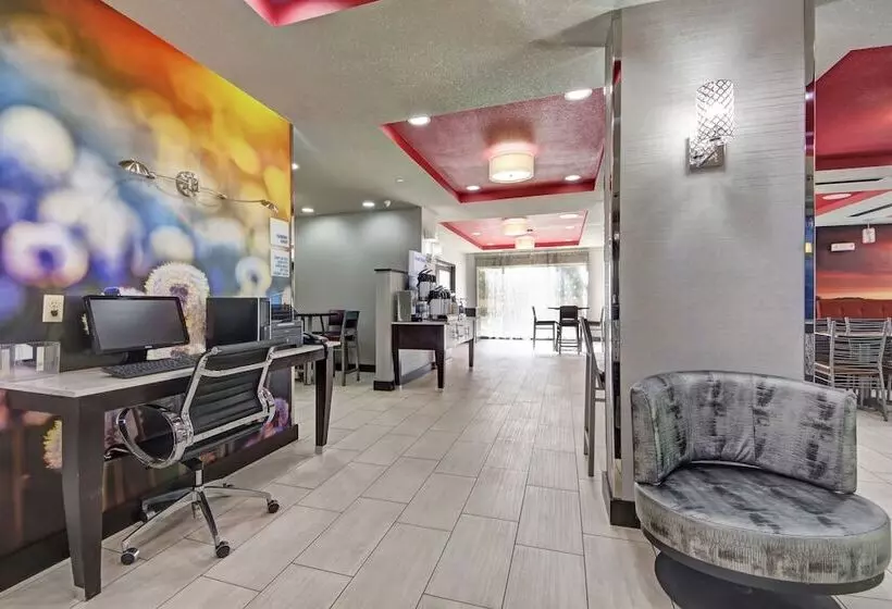ホテル Holiday Inn Express And Suites Oklahoma City North, An Ihg